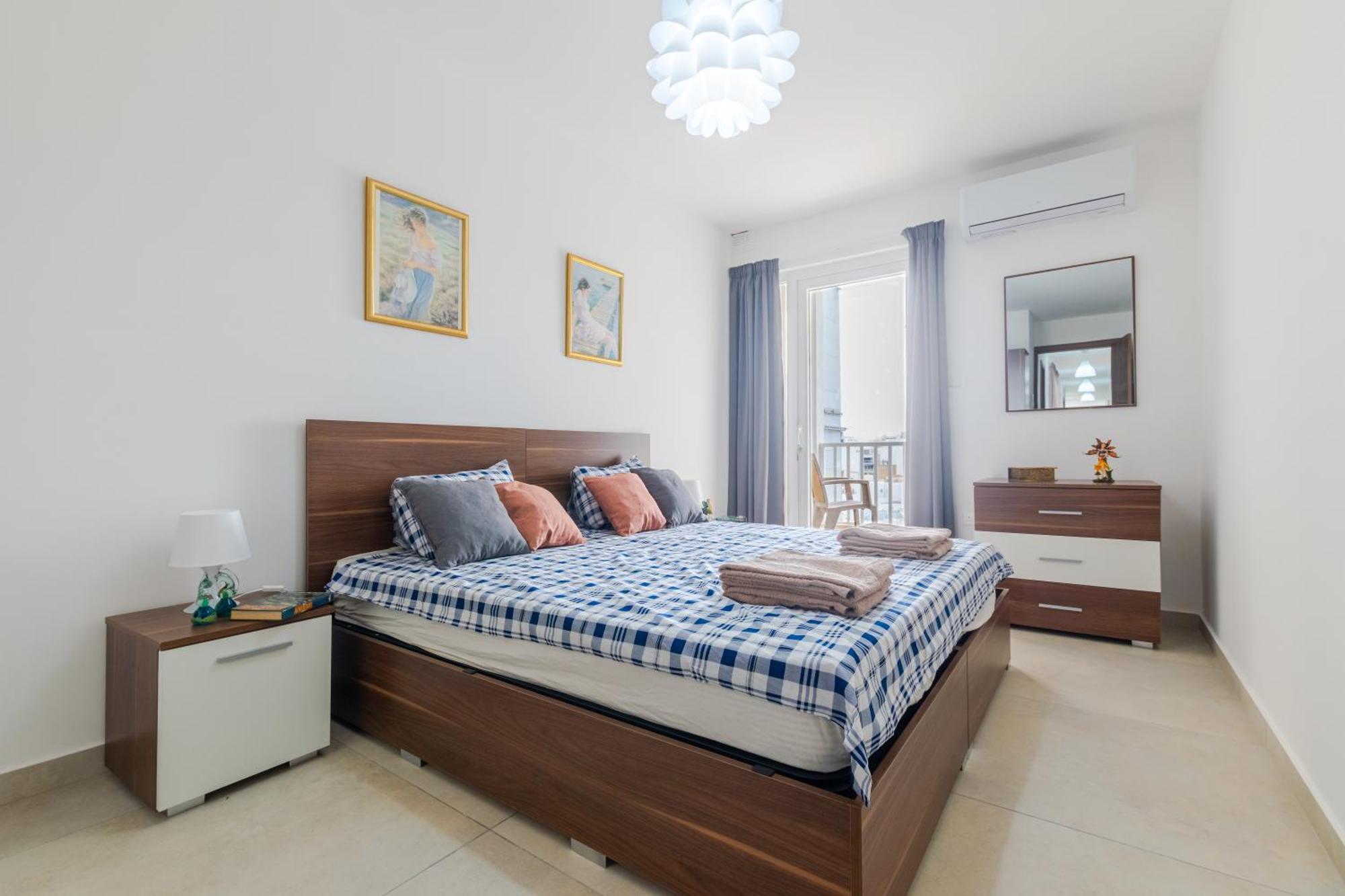 Brand New Apartment 3Bdr 2 Bth H7 セント・ポールズ・ベイ エクステリア 写真